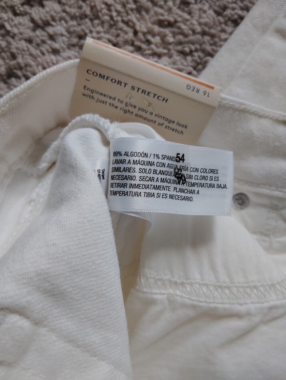 Universal Thread 80s Slim Fit Jeans - Picture 7 of 8